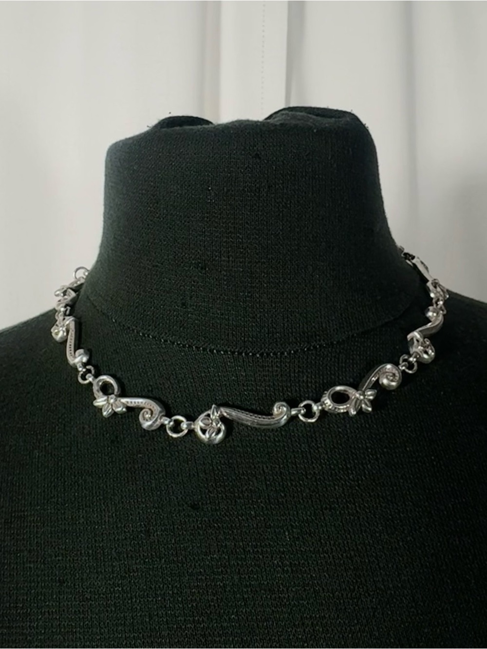 Vintage Silver Tone Scroll Link Choker Necklace